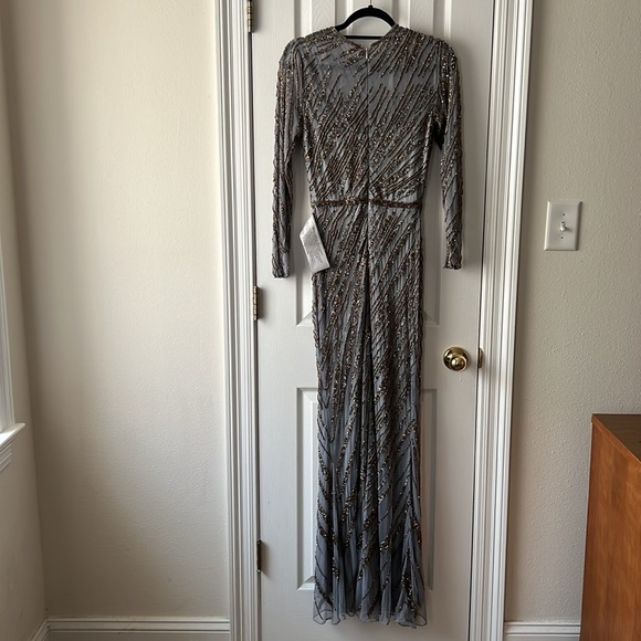 Mac Duggal Long Sleeve Beaded Column Gown in Platinum Size 4 - Picture 9 of 12